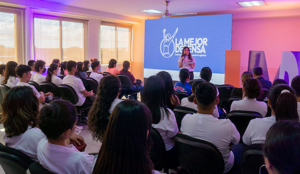 Dialogo Diverso: Achieving a Gender Perspective in Ecuador
