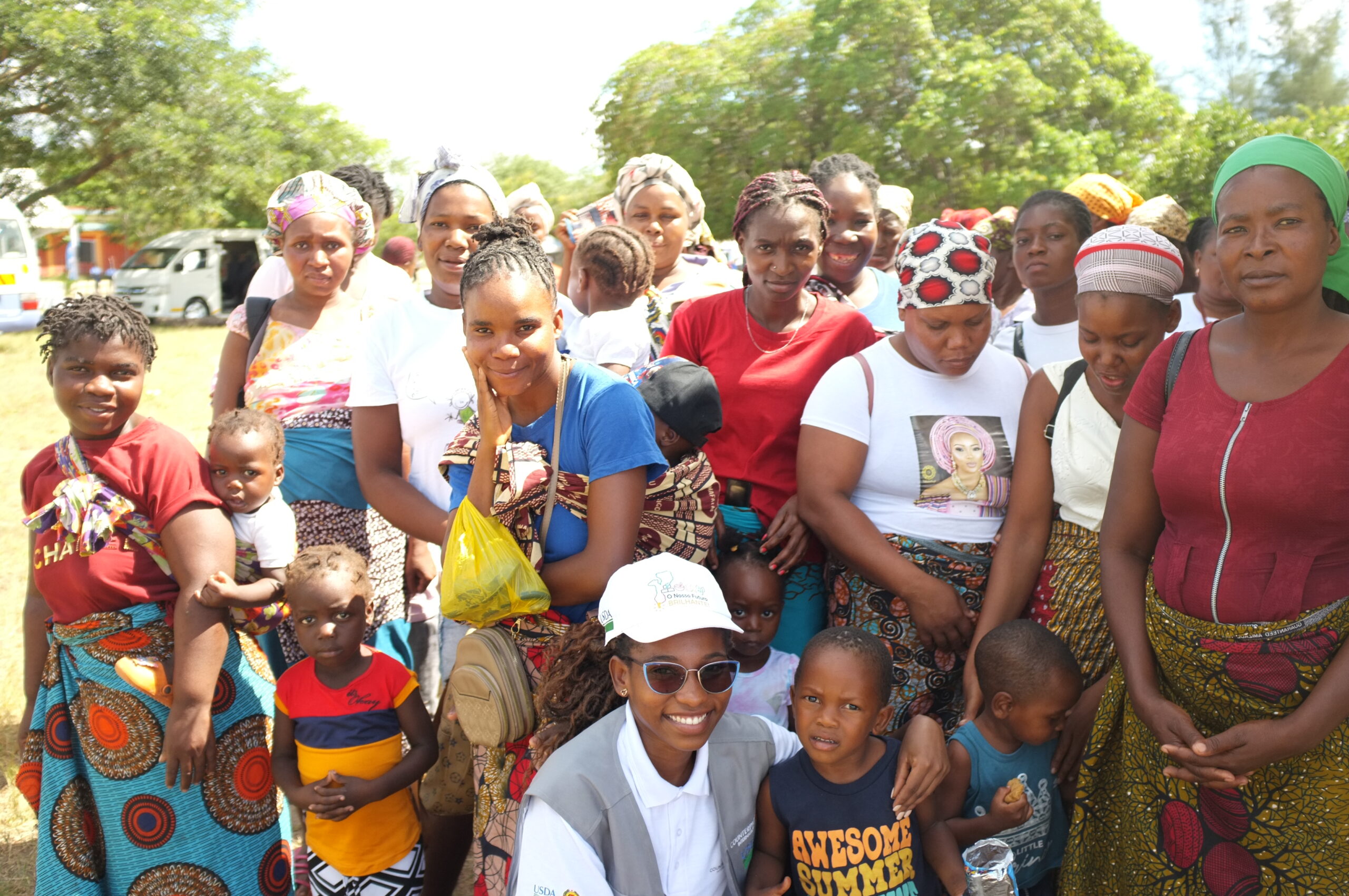 Students, community members, and Counterpart staff came together for this important event highlighting the impact of school feeding programs in Mozambique.